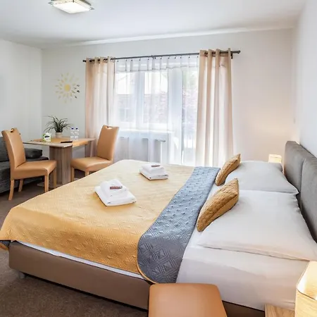 Bed & Breakfast Elendris - U Kostela 3*