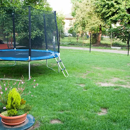 Elendris - U Kostela Bed & Breakfast Brno
